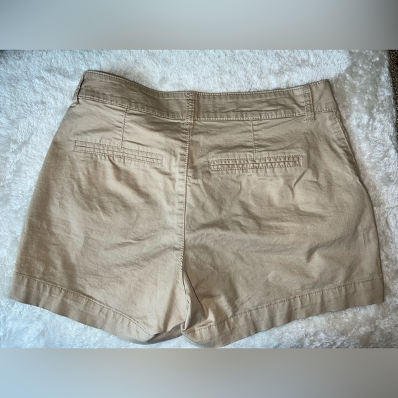 Everyday Short - Hight Rise - Picture 2 of 2